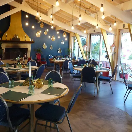 Hotel Restaurant Le Chanel Villieu